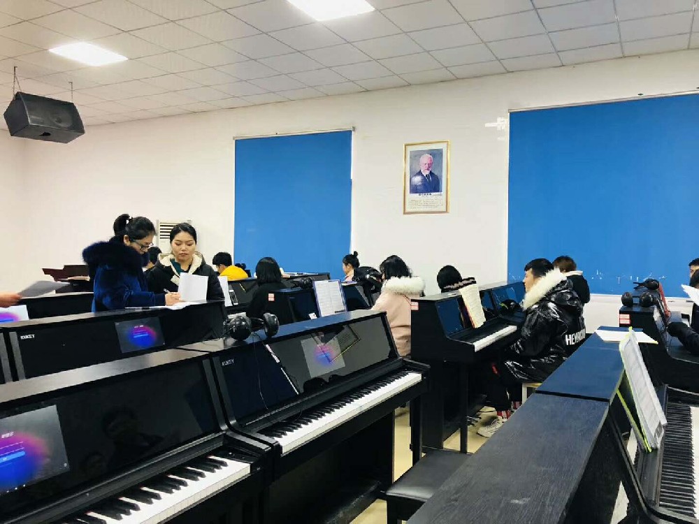 武汉华中艺术学校-琴房