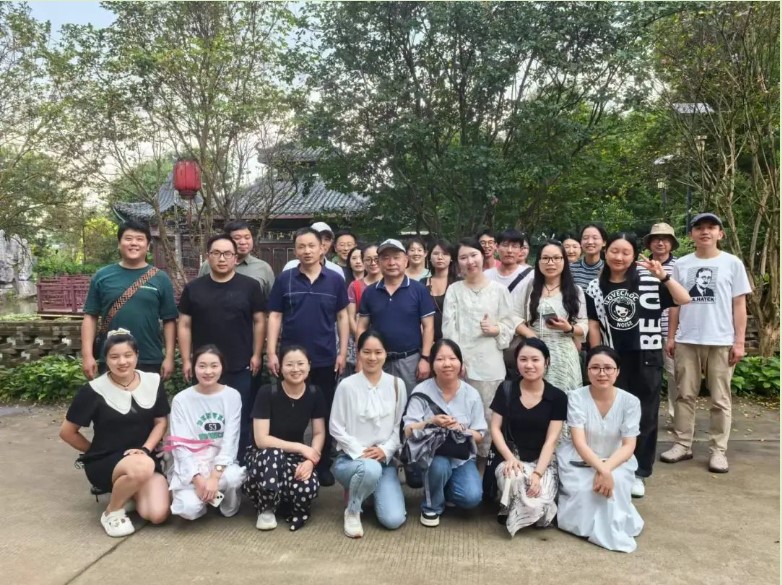 携手并进，共绘华章——武汉华中艺术学校教职工团建活动圆满落幕，凝聚团队力量新飞跃